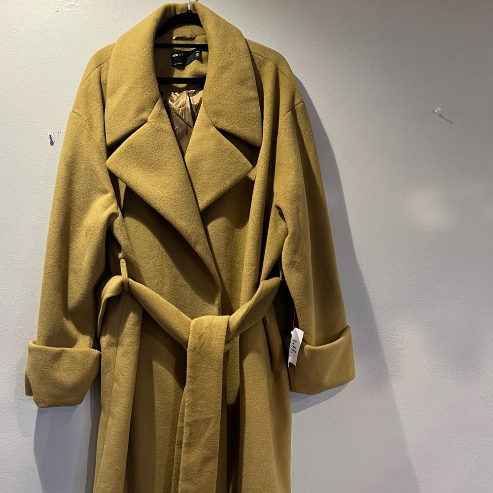 Plus size oversized light brown/camel trench coat NWT